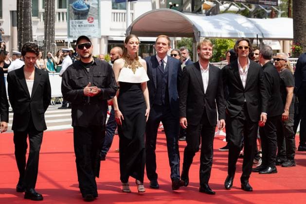 Cannes - Limonov - The Ballad Screening Mario Gianani, Lorenzo Gangarossa, Andrey Burkovskiy, Victoria Miroshnichenko, Kirill Serebrennikov, Ben Whishaw, Tomas Arana, Ilya Stewart and Dimitri Rassam attend the Limonov - The Ballad Red Carpet at the 77th annual Cannes Film Festival at Palais des Festivals on May 19, 2024 in Cannes, France. Photo by Shootpix ABACAPRESS.COM Cannes France  Copyright: xShootpix ABACAx