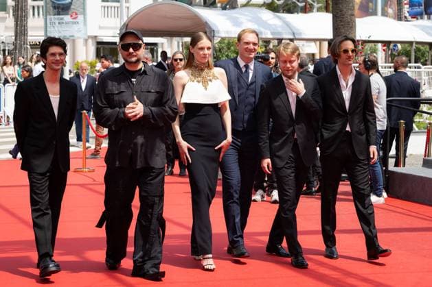 Cannes - Limonov - The Ballad Screening Mario Gianani, Lorenzo Gangarossa, Andrey Burkovskiy, Victoria Miroshnichenko, Kirill Serebrennikov, Ben Whishaw, Tomas Arana, Ilya Stewart and Dimitri Rassam attend the Limonov - The Ballad Red Carpet at the 77th annual Cannes Film Festival at Palais des Festivals on May 19, 2024 in Cannes, France. Photo by Shootpix ABACAPRESS.COM Cannes France  Copyright: xShootpix ABACAx