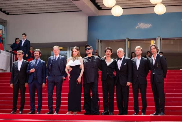 Cannes - Limonov - The Ballad Screening Mario Gianani, Lorenzo Gangarossa, Andrey Burkovskiy, Victoria Miroshnichenko, Kirill Serebrennikov, Ben Whishaw, Tomas Arana, Ilya Stewart and Dimitri Rassam attend the Limonov - The Ballad Red Carpet at the 77th annual Cannes Film Festival at Palais des Festivals on May 19, 2024 in Cannes, France. Photo by Shootpix ABACAPRESS.COM Cannes France  Copyright: xShootpix ABACAx
