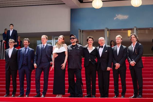 Cannes - Limonov - The Ballad Screening Mario Gianani, Lorenzo Gangarossa, Andrey Burkovskiy, Victoria Miroshnichenko, Kirill Serebrennikov, Ben Whishaw, Tomas Arana, Ilya Stewart and Dimitri Rassam attend the Limonov - The Ballad Red Carpet at the 77th annual Cannes Film Festival at Palais des Festivals on May 19, 2024 in Cannes, France. Photo by Shootpix ABACAPRESS.COM Cannes France  Copyright: xShootpix ABACAx