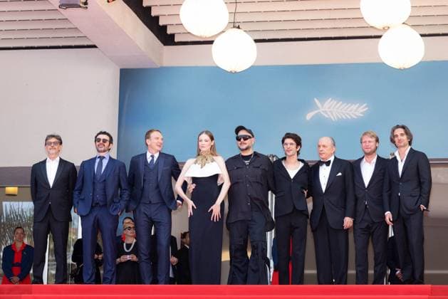 Cannes - Limonov - The Ballad Screening Mario Gianani, Lorenzo Gangarossa, Andrey Burkovskiy, Victoria Miroshnichenko, Kirill Serebrennikov, Ben Whishaw, Tomas Arana, Ilya Stewart and Dimitri Rassam attend the Limonov - The Ballad Red Carpet at the 77th annual Cannes Film Festival at Palais des Festivals on May 19, 2024 in Cannes, France. Photo by Shootpix ABACAPRESS.COM Cannes France  Copyright: xShootpix ABACAx