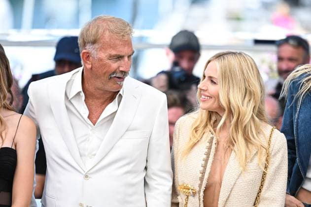 News - Horizon : An American Saga Photocall - The 77th Annual Cannes Film Festival Sienna Miller and Kevin Costner attend the Horizon: An American Saga Photocall at the 77th annual Cannes Film Festival at Palais des Festivals on May 19, 2024 in Cannes, France. Cannes Palais des Festival France Copyright: xStefanosxKyriazisx xLiveMediax LPN_1361127