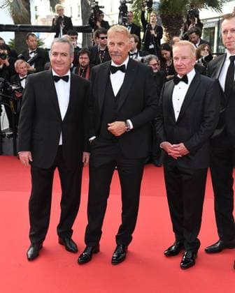 Cannes, France: Cannes, 77th Cannes Film Festival 2024, Red carpet film Horizon: An American Saga In the photo: Mark DeBevoise, Robert Scannell, Kevin Costner Cannes France  - ZUMAp169 20240519_zea_p169_1117 Copyright: xAlbertoxTerenghix