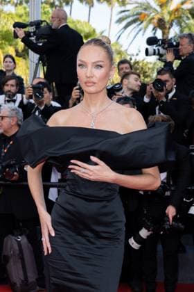 B MontÃ e des marches du film Â Horizon An american saga Â lors du 77eme Festival International du Film de Cannes Candice Swanepoel MontÃ e des marches du film Â Horizon An american saga Â lors du 77eme Festival International du Film de Cannes, au Palais des Festivals Ã Cannes Le 19 mai 2024 Olivier Borde Bestimage Red carpet of the movie Â Horizon An american saga Â during the 77th Cannes International Film Festival at the Palais des Festivals in Cannes, France On may 18th 2024 Cannes France  Copyright: xOLIVIERxBORDEx xBESTIMAGExOLIVIERxBORDEx xBESTIMAGEx