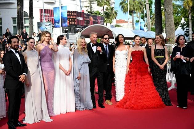 Cannes, 77th Cannes Film Festival 2024, Red Carpet Horizon: An American Saga Cannes, 77th Cannes Film Festival 2024, Red Carpet Horizon: An American Saga In the photo: Isabelle Fuhrman, Ella Hunt, Georgia MacPhail, Sienna Miller, Kevin Costner, Abbey Lee Kershaw, Jena Malone, Hayes Costner, Alejandro Edda Cannes France Copyright: xIPA ABACAx