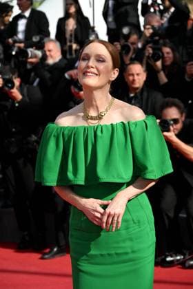 Cannes, France: Cannes, 77th Cannes Film Festival 2024, Red Carpet Ã¢â‚¬oeHorizon: An American SagaÃ¢â‚¬Â In the photo: Julianne Moore Cannes France  - ZUMAp169 20240519_zea_p169_1251 Copyright: xSimonexComix