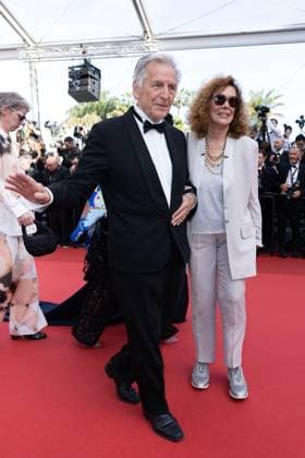 B MontÃ e des marches du film Â Horizon An american saga Â lors du 77eme Festival International du Film de Cannes Constantin Costa Gavras et sa femme Michele Ray Gavras MontÃ e des marches du film Â Horizon An american saga Â lors du 77eme Festival International du Film de Cannes, au Palais des Festivals Ã Cannes Le 19 mai 2024 Olivier Borde Bestimage Red carpet of the movie Â Horizon An american saga Â during the 77th Cannes International Film Festival at the Palais des Festivals in Cannes, France On may 18th 2024 Cannes France  Copyright: xOLIVIERxBORDEx xBESTIMAGExOLIVIERxBORDEx xBESTIMAGEx