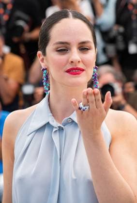 77eme Festival International du Film de Cannes Photocall du Film Les femmes au Balcon 77th International Cannes Film Festival Photocall with cast of Les femmes au Balcon movie NoÃ mie Merlant 305181 2024 05 19 Cannes France  Copyright: xAnthonyxCarrelx xStarfacex STAR_305181_007