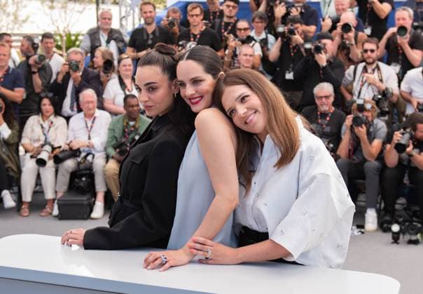 77eme Festival International du Film de Cannes Photocall du Film Les femmes au Balcon 77th International Cannes Film Festival Photocall with cast of Les femmes au Balcon movie Souheila Yacoub, NoÃ mie Merlant and Sandra Codreanu 305181 2024 05 19 Cannes France  Copyright: xAnthonyxCarrelx xStarfacex STAR_305181_036