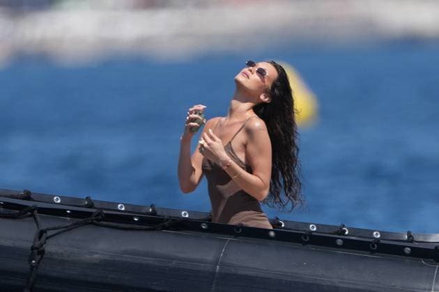 Bella Hadid at Eden Roc Hotel And Aboard Boat - Antibes Bella Hadid enjoys boat ride near Eden Roc Hotel during the 77th annual Cannes film festival in Antibes, France on May 19, 2024. Photo by ABACAPRESS.COM Cannes France  Copyright: xABACAx