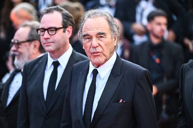 News - Horizon : An American Saga Red Carpet - The 77th Annual Cannes Film Festival Oliver Stone attends the Horizon: An American Saga Red Carpet at the 77th annual Cannes Film Festival at Palais des Festivals on May 19, 2024 in Cannes, France. Cannes Palais des Festival France Copyright: xStefanosxKyriazisx xLiveMediax LPN_1362633