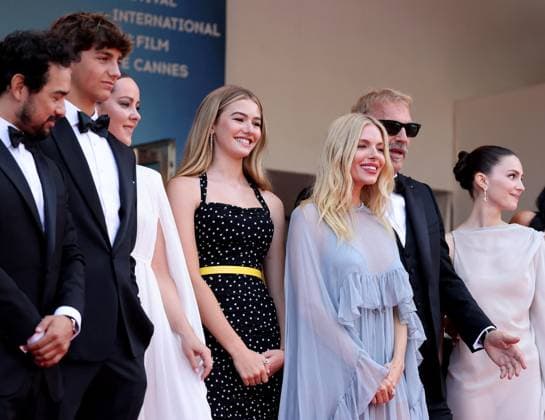 J MontÃ e des marches du film Â Horizon An american saga Â lors du 77eme Festival International du Film de Cannes Alejandro Edda, Hayes Costner, Jena Malone, Georgia MacPhail, Sienna Miller, Kevin Costner, Ella Hunt MontÃ e des marches du film Â Horizon An american saga Â lors du 77eme Festival International du Film de Cannes, au Palais des Festivals Ã Cannes On may 19th 2024 Jacovides Moreau Bestimage Red carpet of the movie Â Horizon An american saga Â during the 77th Cannes International Film Festival at the Palais des Festivals in Cannes, France On may 19th 2024 Cannes France  Copyright: xJACOVIDES-MOREAUx xBESTIMAGExJACOVIDES-MOREAUx xBESTIMAGEx