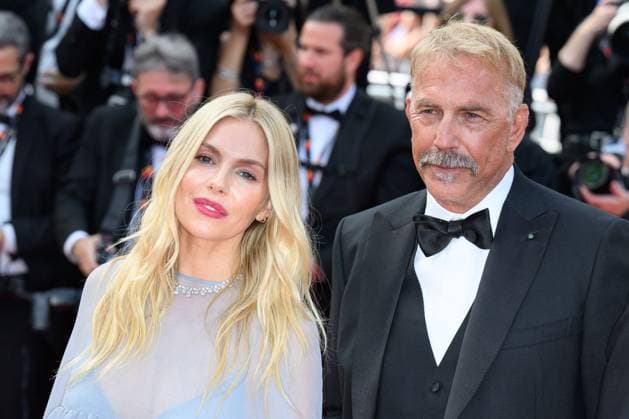 Cannes Horizon: An American Saga Red Carpet NG Kevin Costner and Sienna Miller attending the ?Horizon: An American Saga? Screening and Red Carpet at Palais Des Festivals in Cannes, France on May 19 2024 as part of the 77th Cannes Film Festival. Photo by Nicolas Genin ABACAPRESS.COM Cannes France  Copyright: xGeninxNicolas ABACAx