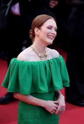 J MontÃ e des marches du film Â Horizon An american saga Â lors du 77eme Festival International du Film de Cannes Julianne Moore MontÃ e des marches du film Â Horizon An american saga Â lors du 77eme Festival International du Film de Cannes, au Palais des Festivals Ã Cannes Le 19 mai 2024 Jacovides Moreau Bestimage Red carpet of the movie Â Horizon An american saga Â during the 77th Cannes International Film Festival at the Palais des Festivals in Cannes, France On may 19th 2024 Cannes France  Copyright: xJACOVIDES-MOREAUx xBESTIMAGExJACOVIDES-MOREAUx xBESTIMAGEx