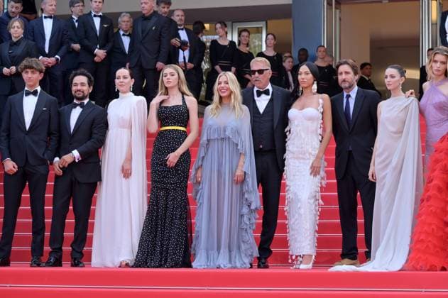 Horizon: An American Saga premiere at 77th Festival de Cannes - Cannes, France CANNES, FRANCE. May 19, 2024: Hayes Costner, Alejandro Edda, Jena Malone, Georgia MacPhail, Sienna Miller, Kevin Costner, Wase Chief, Luke Wilson, Ella Hunt & Abbey Lee Kershaw at the Horizon: An American Saga premiere at the 77th Festival de Cannes. Picture: Paul Smith Featureflash Cannes France Copyright: xPaulxSmithx xFeatureflashx