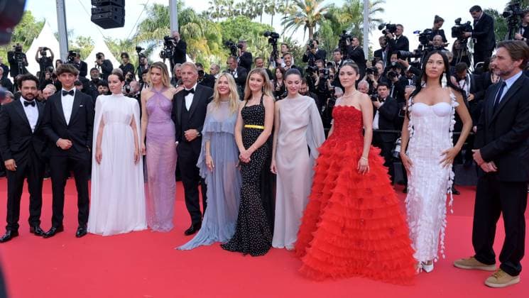 Horizon: An American Saga premiere at 77th Festival de Cannes - Cannes, France CANNES, FRANCE. May 19, 2024: Alejandro Edda, Hayes Costner, Jena Malone, Abbey Lee Kershaw, Kevin Costner, Sienna Miller, Georgia MacPhail, Ella Hunt, Isabelle Fuhrman, Wase Chief & Luke Wilson at the Horizon: An American Saga premiere at the 77th Festival de Cannes. Picture: Paul Smith Featureflash Cannes France Copyright: xPaulxSmithx xFeatureflashx