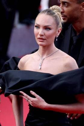 J MontÃ e des marches du film Â Horizon An american saga Â lors du 77eme Festival International du Film de Cannes Candice Swanepoel MontÃ e des marches du film Â Horizon An american saga Â lors du 77eme Festival International du Film de Cannes, au Palais des Festivals Ã Cannes On may 19th 2024 Jacovides Moreau Bestimage Red carpet of the movie Â Horizon An american saga Â during the 77th Cannes International Film Festival at the Palais des Festivals in Cannes, France On may 19th 2024 Cannes France  Copyright: xJACOVIDES-MOREAUx xBESTIMAGExJACOVIDES-MOREAUx xBESTIMAGEx
