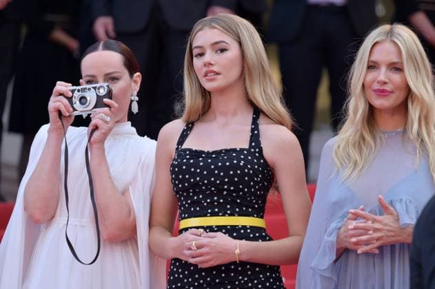 Horizon: An American Saga premiere at 77th Festival de Cannes - Cannes, France CANNES, FRANCE. May 19, 2024: Jena Malone, Georgia MacPhail & Sienna Miller at the Horizon: An American Saga premiere at the 77th Festival de Cannes. Picture: Paul Smith Featureflash Cannes France  Copyright: xPaulxSmithx xFeatureflashx