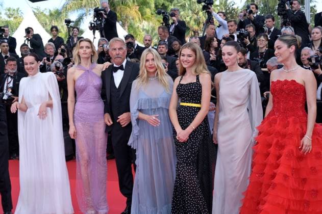 Horizon: An American Saga premiere at 77th Festival de Cannes - Cannes, France CANNES, FRANCE. May 19, 2024: Hayes Costner, Jena Malone, Abbey Lee Kershaw, Kevin Costner, Sienna Miller, Georgia MacPhail, Ella Hunt & Isabelle Fuhrman at the Horizon: An American Saga premiere at the 77th Festival de Cannes. Picture: Paul Smith Featureflash Cannes France  Copyright: xPaulxSmithx xFeatureflashx