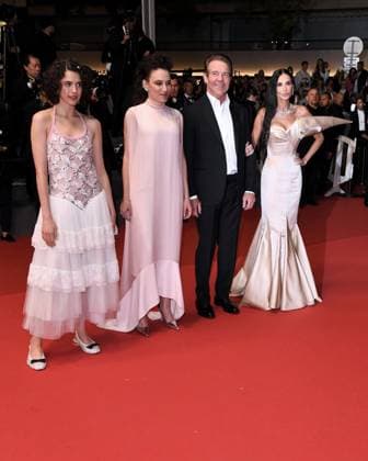 Cannes, 77th Cannes Film Festival 2024, Red carpet film The Substance In the photo: Dennis Quaid, Margaret Qualley, Coralie Fargeat, Demi Moore  Copyright: xSimonexComix xipa-agency.netx xPoolxPhotoxEventsx03x IPA_Agency_IPA46279303