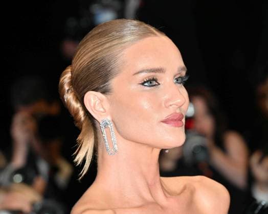 Cannes, France: Cannes, 77th Cannes Film Festival 2024, Red Carpet The Substance Pictured: Rosie Huntington-Whiteley Cannes France  - ZUMAp169 20240519_zea_p169_1954 Copyright: xManuelexMangiarottix