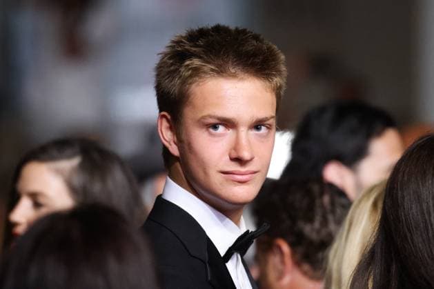 J Descente des marches du film Â Horizon An american saga Â lors du 77eme Festival International du Film de Cannes Cayden Wyatt Costner Descente des marches du film Â Horizon An american saga Â lors du 77eme Festival International du Film de Cannes, au Palais des Festivals Ã Cannes Le 19 mai 2024 Jacovides Moreau Bestimage People leaving the red carpet of the movie Â Horizon An american saga Â during the 77th Cannes International Film Festival at the Palais des Festivals in Cannes, France On may 19th 2024 Cannes France  Copyright: xJACOVIDES-MOREAUx xBESTIMAGExJACOVIDES-MOREAUx xBESTIMAGEx