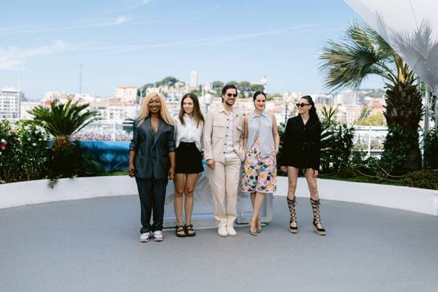 77eme Festival International du Film de Cannes Photocall with Les femmes au Balcon 77th International Cannes Film Festival Photocall with Les Femmes au Balcon movie cast 305196 2024 05 19 Alpes Maritimes Cannes France Codreanu, Sandra Merlant, NoÃ mie Bravo, Lucas Beausson Diagne, Nadege Souheila yacoub  Copyright: xTerencexBaelenx STAR_305196_001