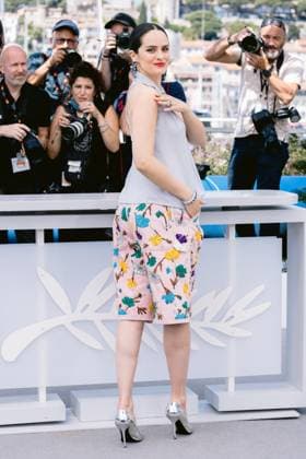 77eme Festival International du Film de Cannes Photocall with Les femmes au Balcon 77th International Cannes Film Festival Photocall with Les Femmes au Balcon movie cast 305196 2024 05 19 Alpes Maritimes Cannes France Merlant, NoÃ mie  Copyright: xTerencexBaelenx STAR_305196_025