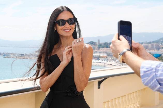 Photocall of The Substitute at Hotel Carlton in Cannes, France on May 19, 2024 Demi Moore Photocall of The Substitute at Hotel Carlton in Cannes, France on May 19, 2024 Christophe Clovis Bestimage Photocall of The Substitute at Hotel Carlton at the 77th Cannes International Film Festival on 19 May 2024 France  Copyright: xChristophexClovisx xBestimagexChristophexClovisx xBestimagex