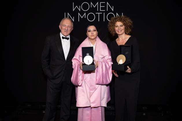 B Remise du prix lors du diner Women in Motion par le groupe Kering, Place de la Castre, lors du 77eme Festival International du Film de Cannes Francois Henri Pinault, Amanda Nell Eu, Donna Langley Remise du prix lors du diner Women in Motion par le groupe Kering, Place de la Castre, lors du 77eme Festival International du Film de Cannes Le 19 mai 2024 Olivier Borde Bestimage Women in Motion 2024 Award during the Kering And Cannes Film Festival Official Dinner, at the 77th annual Cannes Film Festival On May 19, 2024 Cannes France  Copyright: xOLIVIERxBORDEx xBESTIMAGExOLIVIERxBORDEx xBESTIMAGEx