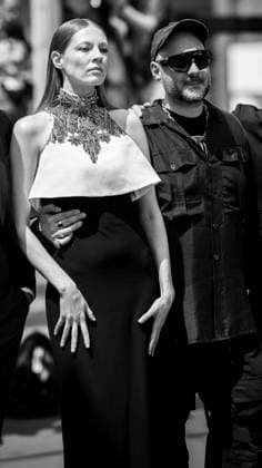 77eme Festival International du Film de Cannes Montee des marches du film Limonov 19 mai 77th International Cannes Film Festival Red carpet of Limonov movie 305202 2024 05 16 Mirochnichenko, Viktoria Serebrennikov, Kirill  Copyright: xEstellexCarlierx xStarfacex STAR_305202_003