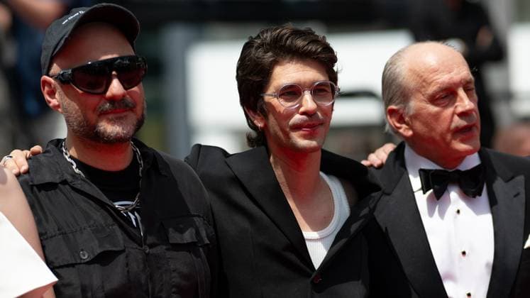 77eme Festival International du Film de Cannes Montee des marches du film Limonov 19 mai 77th International Cannes Film Festival Red carpet of Limonov movie 305202 2024 05 16 Serebrennikov, Kirill Whishaw, Ben  Copyright: xEstellexCarlierx xStarfacex STAR_305202_004