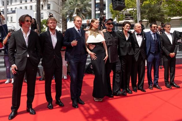 77eme Festival International du Film de Cannes Montee des marches du film Limonov 19 mai 77th International Cannes Film Festival Red carpet of Limonov movie 305202 2024 05 16 Mirochnichenko, Viktoria Whishaw, Ben Serebrennikov, Kirill  Copyright: xEstellexCarlierx xStarfacex STAR_305202_015