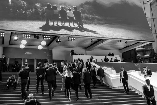 77eme Festival International du Film de Cannes Montee des marches du film Limonov 19 mai 77th International Cannes Film Festival Red carpet of Limonov movie 305202 2024 05 16 Serebrennikov, Kirill Whishaw, Ben Mirochnitchenko, Viktoria  Copyright: xEstellexCarlierx xStarfacex STAR_305202_017