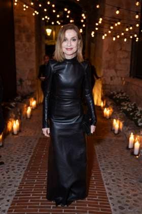 B PersonnalitÃ s aun diner Women in Motion par le groupe Kering, Place de la Castre, lors du 77eme Festival International du Film de Cannes Isabelle Huppert PersonnalitÃ s au diner Women in Motion par le groupe Kering, Place de la Castre, lors du 77eme Festival International du Film de Cannes Le 19 mai 2024 Olivier Borde Bestimage 2024 Kering Women In Motion Awards and Cannes Film Festival Presidential Dinner at the 77th annual Cannes Film Festival at the Place de la Castre On May 19, 2024 Cannes France  Copyright: xOLIVIERxBORDEx xBESTIMAGExOLIVIERxBORDEx xBESTIMAGEx