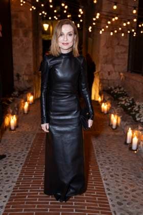 B PersonnalitÃ s aun diner Women in Motion par le groupe Kering, Place de la Castre, lors du 77eme Festival International du Film de Cannes Isabelle Huppert PersonnalitÃ s au diner Women in Motion par le groupe Kering, Place de la Castre, lors du 77eme Festival International du Film de Cannes Le 19 mai 2024 Olivier Borde Bestimage 2024 Kering Women In Motion Awards and Cannes Film Festival Presidential Dinner at the 77th annual Cannes Film Festival at the Place de la Castre On May 19, 2024 Cannes France  Copyright: xOLIVIERxBORDEx xBESTIMAGExOLIVIERxBORDEx xBESTIMAGEx