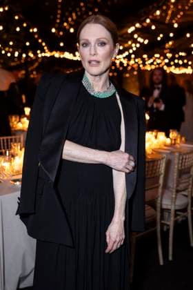 B PersonnalitÃ s aun diner Women in Motion par le groupe Kering, Place de la Castre, lors du 77eme Festival International du Film de Cannes Julianne Moore PersonnalitÃ s au diner Women in Motion par le groupe Kering, Place de la Castre, lors du 77eme Festival International du Film de Cannes Le 19 mai 2024 Olivier Borde Bestimage 2024 Kering Women In Motion Awards and Cannes Film Festival Presidential Dinner at the 77th annual Cannes Film Festival at the Place de la Castre On May 19, 2024 Cannes France  Copyright: xOLIVIERxBORDEx xBESTIMAGExOLIVIERxBORDEx xBESTIMAGEx