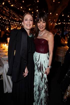 B PersonnalitÃ s aun diner Women in Motion par le groupe Kering, Place de la Castre, lors du 77eme Festival International du Film de Cannes Julianne Moore, Michelle Yeoh PersonnalitÃ s au diner Women in Motion par le groupe Kering, Place de la Castre, lors du 77eme Festival International du Film de Cannes Le 19 mai 2024 Olivier Borde Bestimage 2024 Kering Women In Motion Awards and Cannes Film Festival Presidential Dinner at the 77th annual Cannes Film Festival at the Place de la Castre On May 19, 2024 Cannes France  Copyright: xOLIVIERxBORDEx xBESTIMAGExOLIVIERxBORDEx xBESTIMAGEx