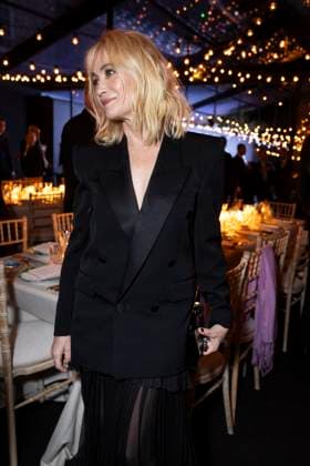 B PersonnalitÃ s aun diner Women in Motion par le groupe Kering, Place de la Castre, lors du 77eme Festival International du Film de Cannes Emmanuelle BÃ art PersonnalitÃ s au diner Women in Motion par le groupe Kering, Place de la Castre, lors du 77eme Festival International du Film de Cannes Le 19 mai 2024 Olivier Borde Bestimage 2024 Kering Women In Motion Awards and Cannes Film Festival Presidential Dinner at the 77th annual Cannes Film Festival at the Place de la Castre On May 19, 2024 Cannes France  Copyright: xOLIVIERxBORDEx xBESTIMAGExOLIVIERxBORDEx xBESTIMAGEx
