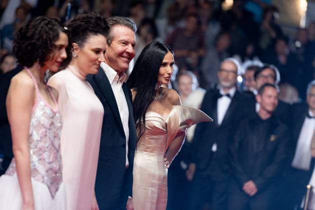 M MontÃ e des marches du film Â The Substance Â lors du 77eme Festival International du Film de Cannes Margaret Qualley, Coralie Fargeat, Dennis Quaid, Demi Moore MontÃ e des marches du film Â The Substance Â lors du 77eme Festival International du Film de Cannes, au Palais des Festivals Ã Cannes Le 19 mai 2024 Jacovides Moreau Bestimage Red carpet of the movie Â The Substance Â during the 77th Cannes International Film Festival at the Palais des Festivals in Cannes, France On may 19th 2024 Cannes France  Copyright: xJACOVIDES-MOREAUx xBESTIMAGExJACOVIDES-MOREAUx xBESTIMAGEx