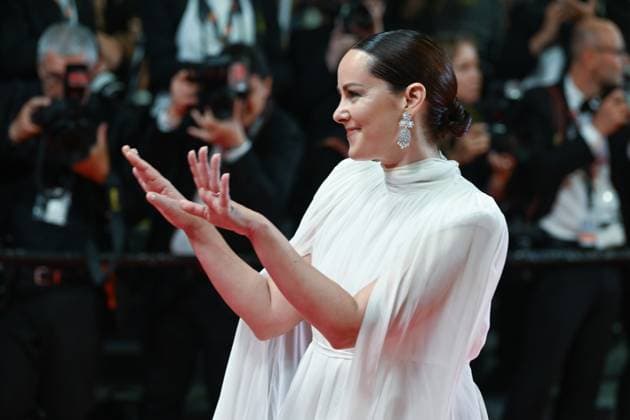 77eme Festival International du Film de Cannes Marche du film Horizon An american Saga 77th International Cannes Film Festival Red carpet for Kevin Costner movie Festival de Cannes 2024 77ee Ã dition descente Horizon An American Saga Jena Malone 305214 2024 05 19  Copyright: xLionelxGuericolas MPPx STAR_305214_016