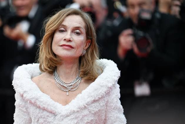 77eme Festival International du Film de Cannes Marche du film Horizon An american Saga 77th International Cannes Film Festival Red carpet for Kevin Costner movie Festival de Cannes 2024 77e Ã dition montee Horizon An American Saga Isabelle Huppert 305214 2024 05 19  Copyright: xLionelxGuericolas MPPx STAR_305214_036