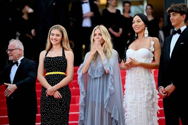 77eme Festival International du Film de Cannes Marche du film Horizon An american Saga 77th International Cannes Film Festival Red carpet for Kevin Costner movie Festival de Cannes 2024 77e Ã dition montee Horizon An American Saga Thierry Fremaux, Georgia MacPhail, Sienna Miller, WasÃ Chief 305214 2024 05 19  Copyright: xLionelxGuericolas MPPx STAR_305214_091
