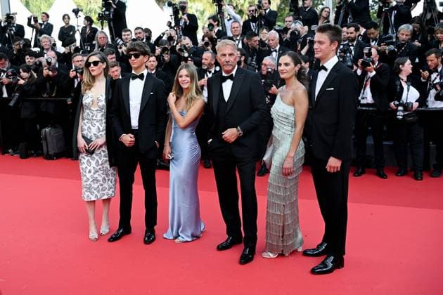 77eme Festival International du Film de Cannes Marche du film Horizon An american Saga 77th International Cannes Film Festival Red carpet for Kevin Costner movie Festival de Cannes 2024 77e Ã dition montee Horizon An American Saga Lily Costner , Hayes Costner, Grace Avery Costner, Kevin Costner, Cayden Wyatt Costner, Annie Costner 305214 2024 05 19  Copyright: xLionelxGuericolas MPPx STAR_305214_173