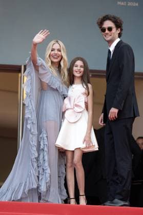 Cannes - Horizon: An American Saga Screening Sienna Miller, Marlowe Sturridge and Oli Green attend the Horizon: An American Saga Red Carpet at the 77th annual Cannes Film Festival at Palais des Festivals on May 19, 2024 in Cannes, France. Photo by David Niviere ABACAPRESS.COM Cannes France  Copyright: xNivierexDavid ABACAPRESS.COMx