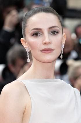 Cannes - Horizon: An American Saga Screening Ella Hunt attends the Horizon: An American Saga Red Carpet at the 77th annual Cannes Film Festival at Palais des Festivals on May 19, 2024 in Cannes, France. Photo by David Niviere ABACAPRESS.COM Cannes France  Copyright: xNivierexDavid ABACAPRESS.COMx