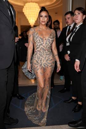 Cannes - Eva Longoria At The Martinez Eva Longoria is spotted at Hotel Martinez during the 77th Cannes Film Festival on May 19, 2024 in Cannes, France. Photo by Marco Piovanotto ABACAPRESS.COM Cannes France  Copyright: xPiovanottoxMarco ABACAx