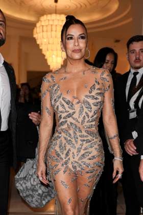 Cannes - Eva Longoria At The Martinez Eva Longoria is spotted at Hotel Martinez during the 77th Cannes Film Festival on May 19, 2024 in Cannes, France. Photo by Marco Piovanotto ABACAPRESS.COM Cannes France  Copyright: xPiovanottoxMarco ABACAx