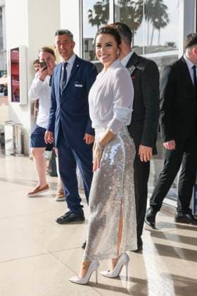 Cannes - Eva Longoria At The Martinez Eva Longoria is spotted at Hotel Martinez during the 77th Cannes Film Festival on May 19, 2024 in Cannes, France. Photo by Marco Piovanotto ABACAPRESS.COM Cannes France  Copyright: xPiovanottoxMarco ABACAx