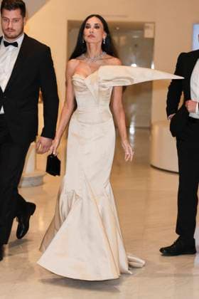 Cannes - Demi Moore At The Martinez Demi Moore is spotted at Hotel Martinez during the 77th Cannes Film Festival on May 19, 2024 in Cannes, France. Photo by Marco Piovanotto ABACAPRESS.COM Cannes France  Copyright: xPiovanottoxMarco ABACAx